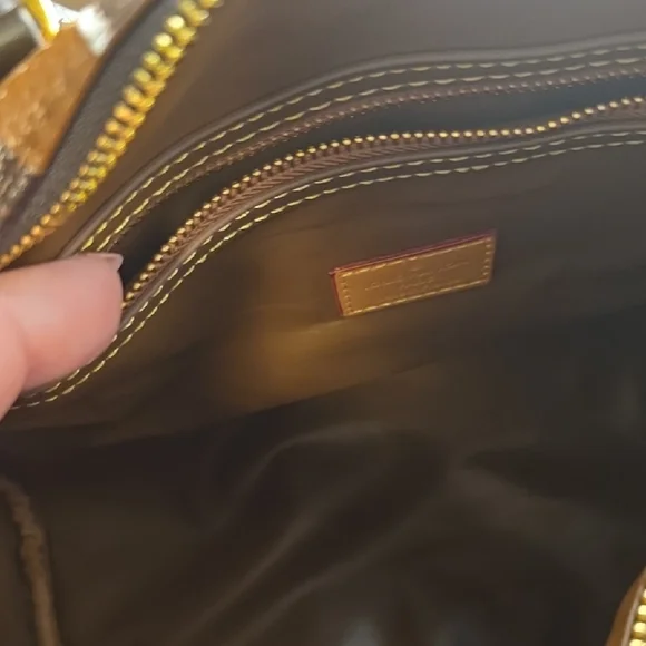 Elegant Brown Striped Women's Satchel - Picture 5 of 8